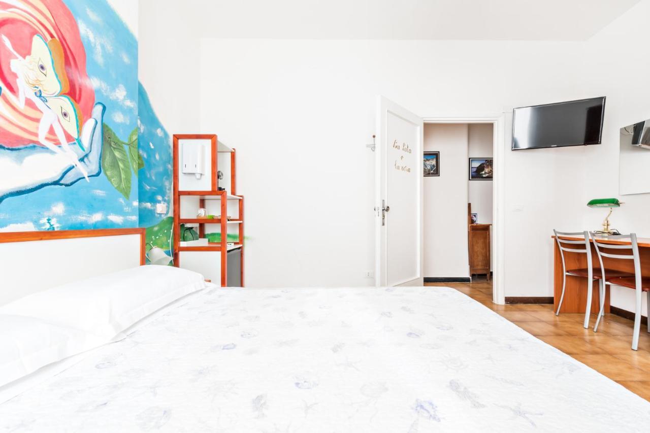Lia Rooms 4 * La Spezia
